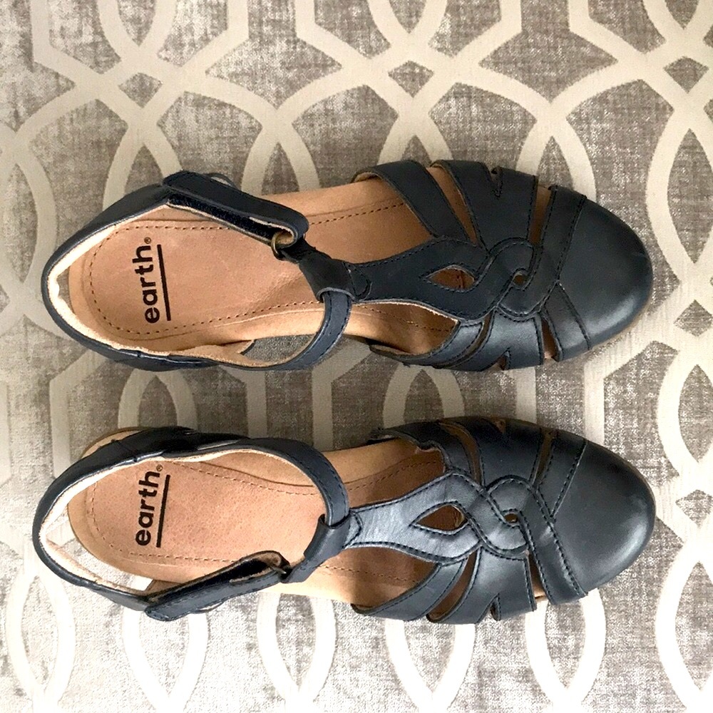 Earth Origins Marietta Capella Leather Sandals Admiral Blue 2” Heel Size 7M NWOT - Picture 3 of 8